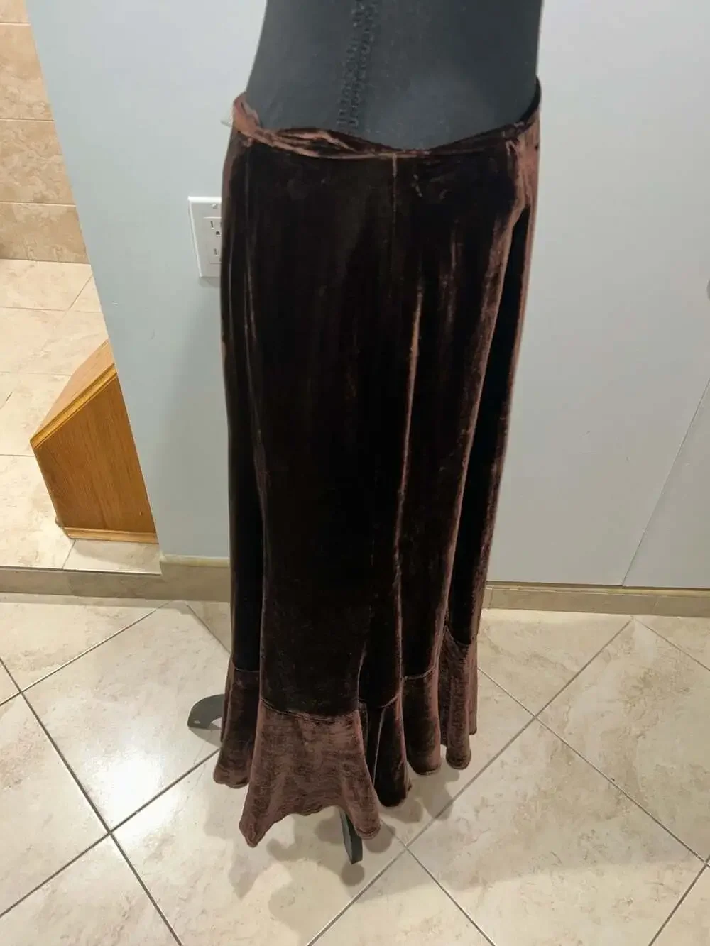 Lauren Ralph Lauren Velvet Maxi Skirt Size 6 Brown Silk Blend Ruffled Hem